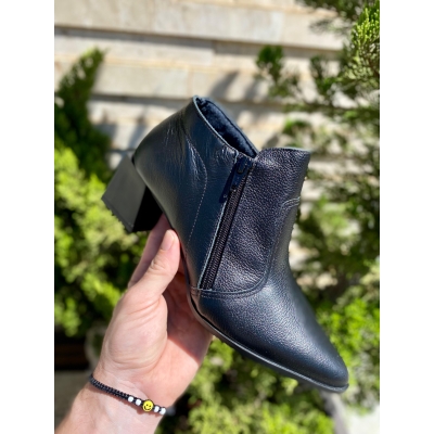 BOTA CIA CHIC SALTO MEDIO CANO CURTO ZIPER LATERAL