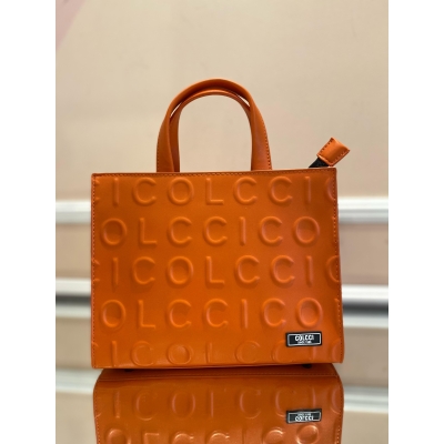 Bolsa Colcci Tote Alto Relevo Logo