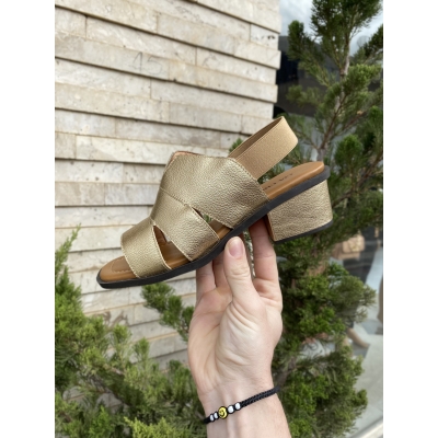 Sandalia Cia Chic Fem Tiras Com Elastico No Calcanhar